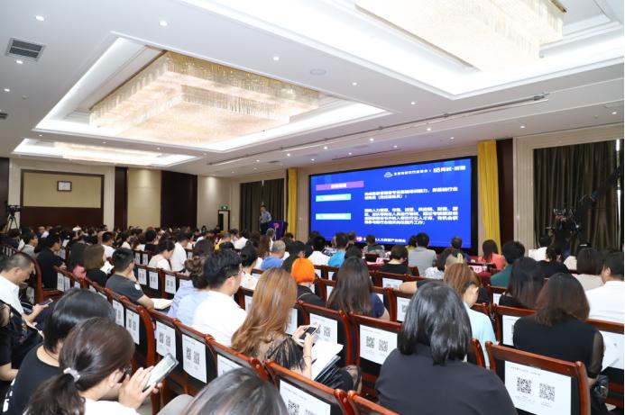 启程成为烤鸭大师，最新北京烤鸭师傅招聘，人生机遇等你来抓！
